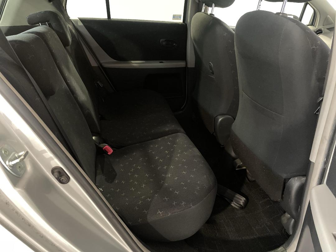 Photo '20' of Toyota Vitz