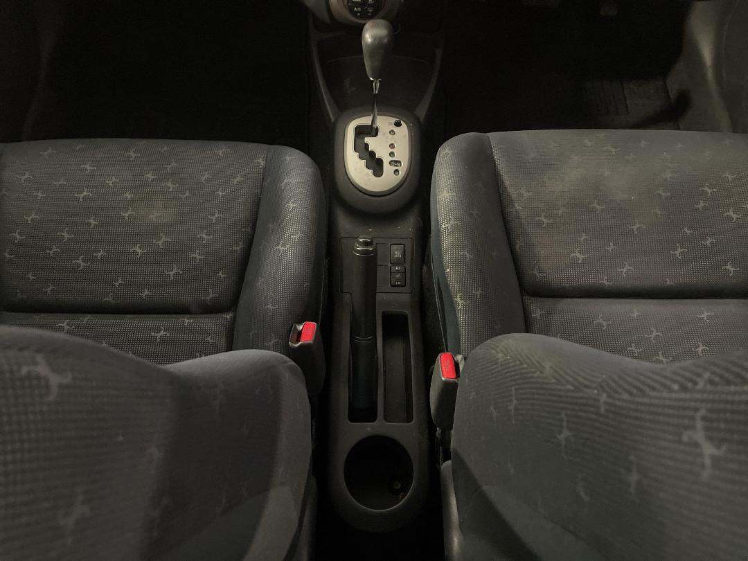 Photo '18' of Toyota Vitz