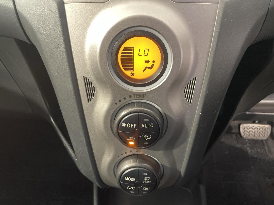 Photo '25' of Toyota Vitz