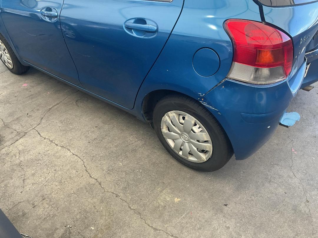 Photo '11' of Toyota Vitz