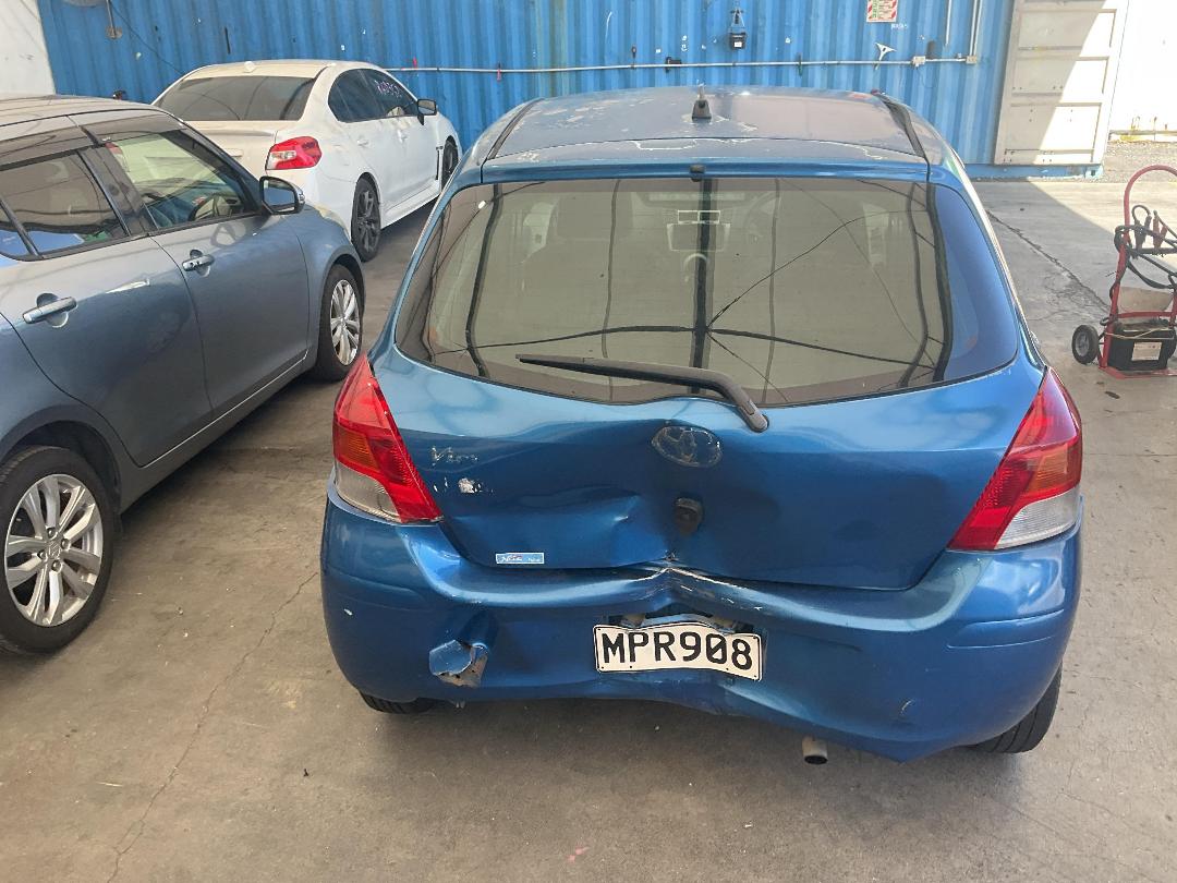 Photo '13' of Toyota Vitz