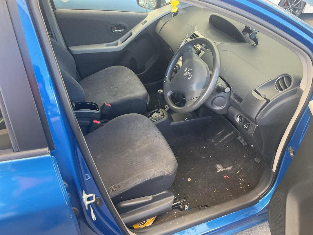 Photo '21' of Toyota Vitz