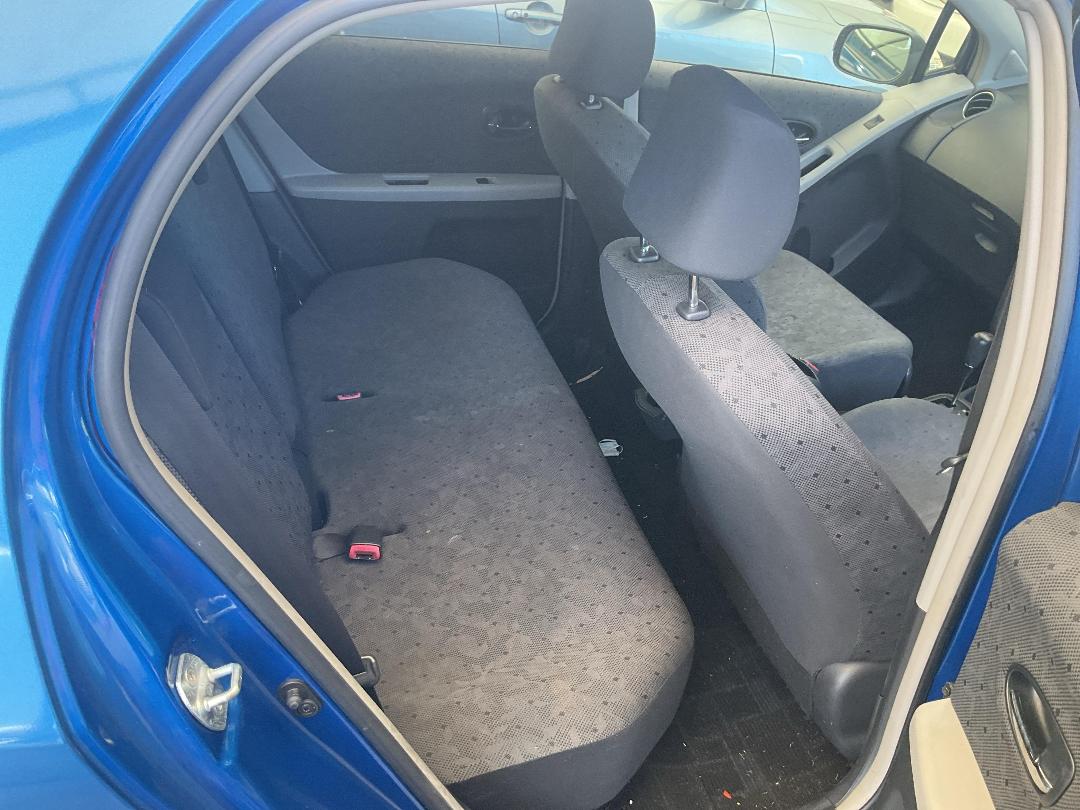 Photo '22' of Toyota Vitz