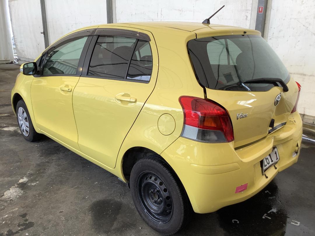 Photo '5' of Toyota Vitz