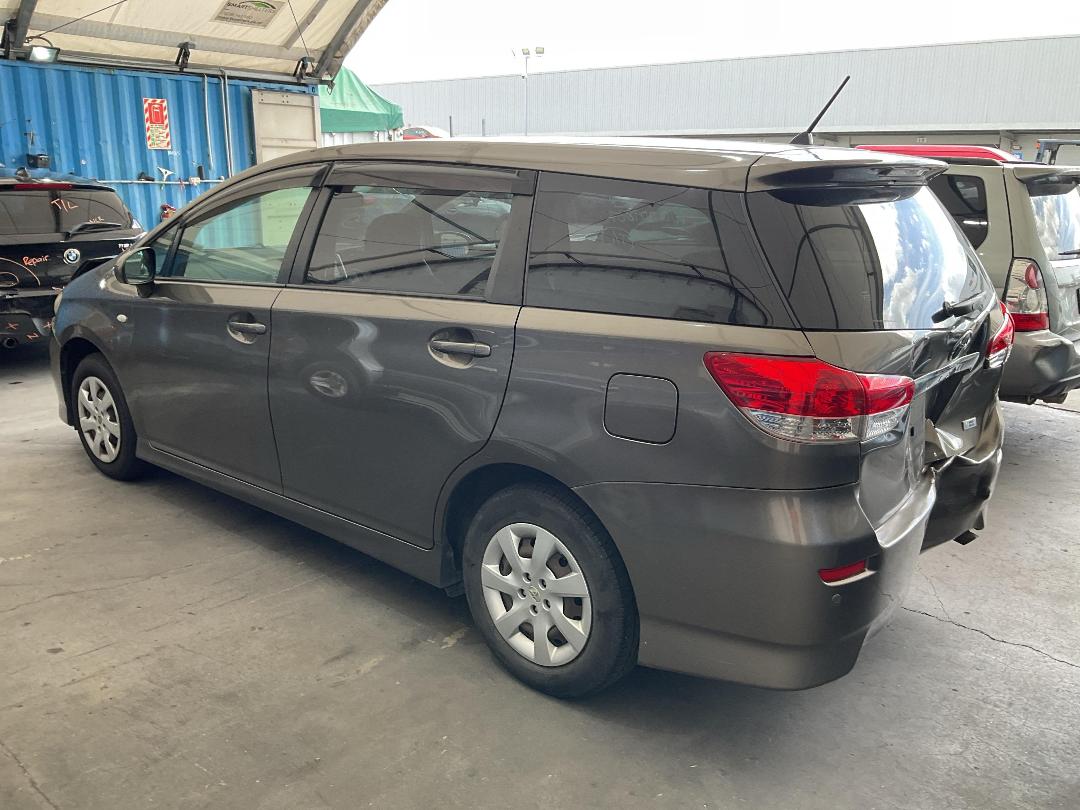Photo '12' of Toyota Wish