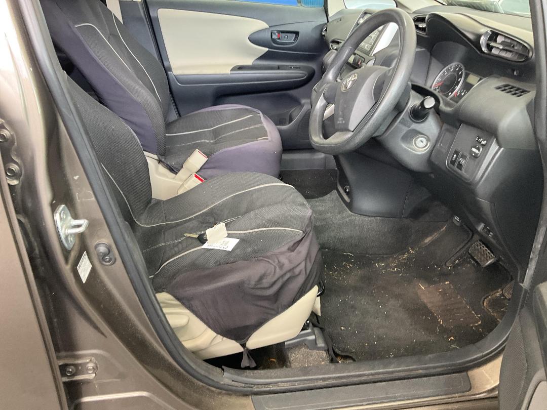 Photo '22' of Toyota Wish