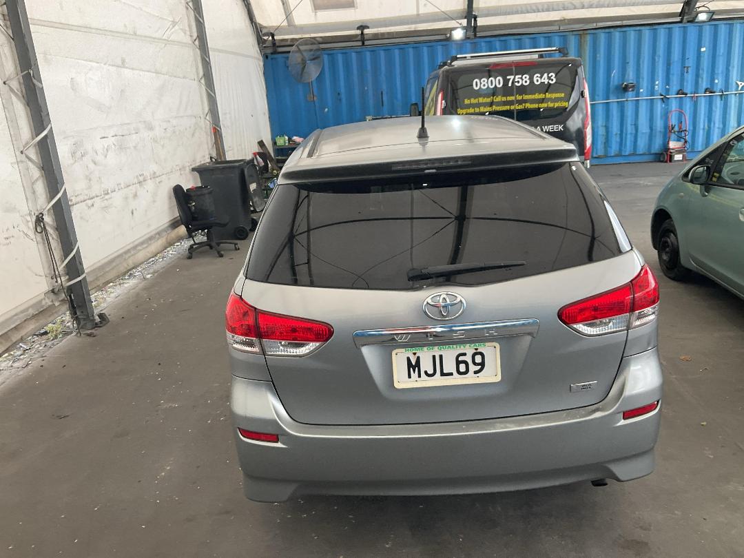 Photo '12' of Toyota Wish