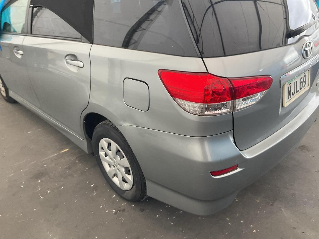 Photo '11' of Toyota Wish