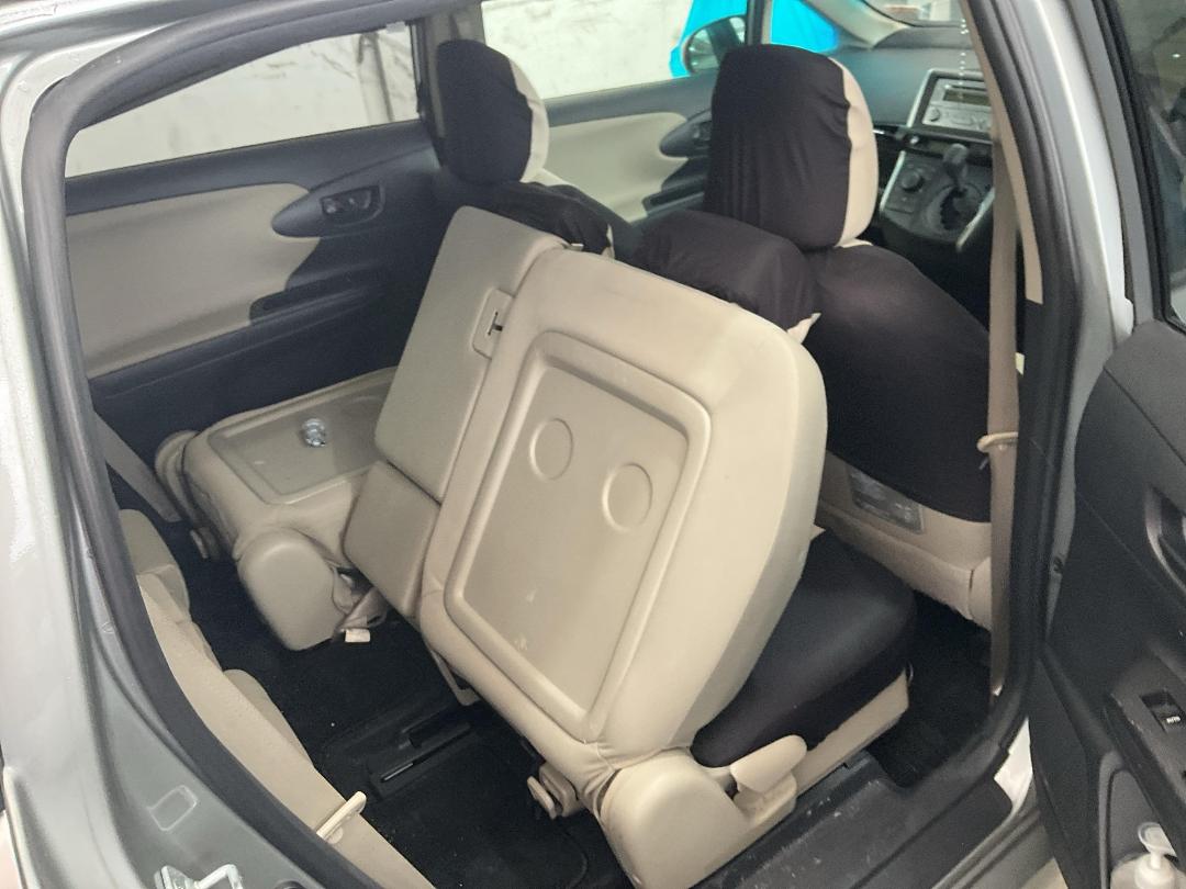 Photo '21' of Toyota Wish