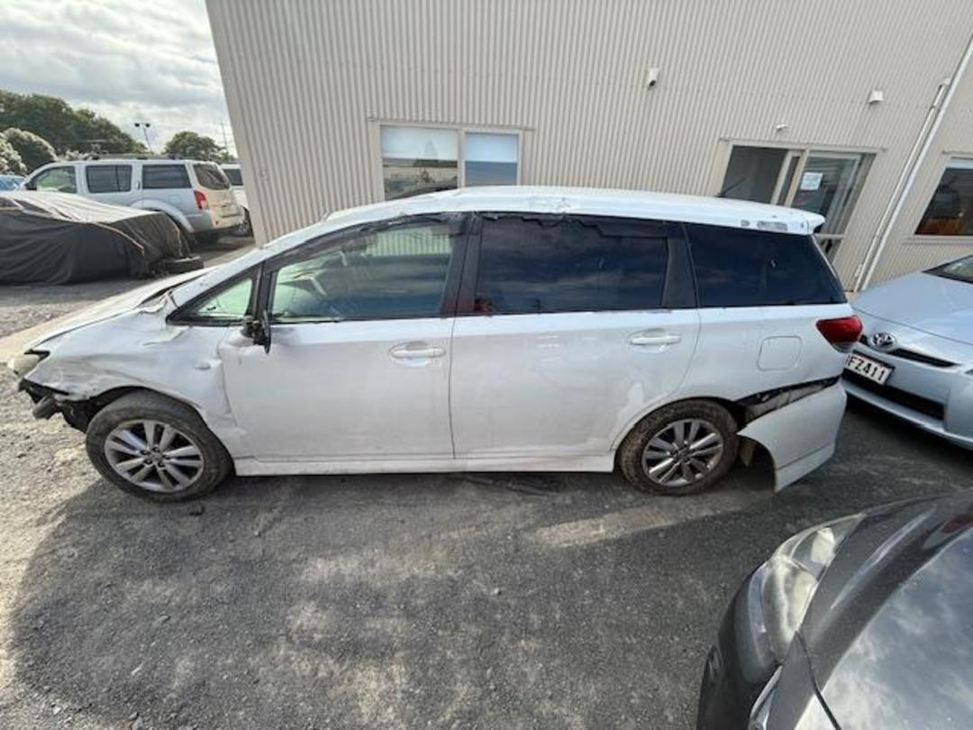 Photo '9' of Toyota Wish Photo '9' of Toyota Wish