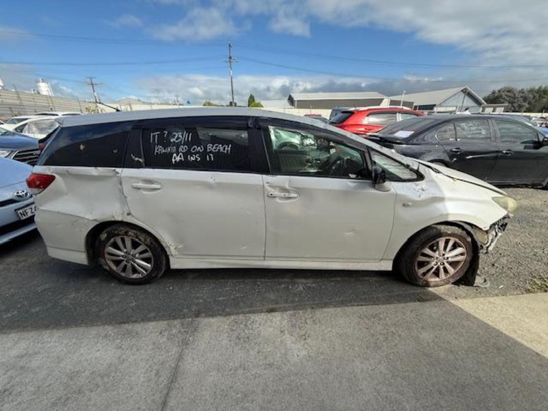 Photo '14' of Toyota Wish Photo '14' of Toyota Wish