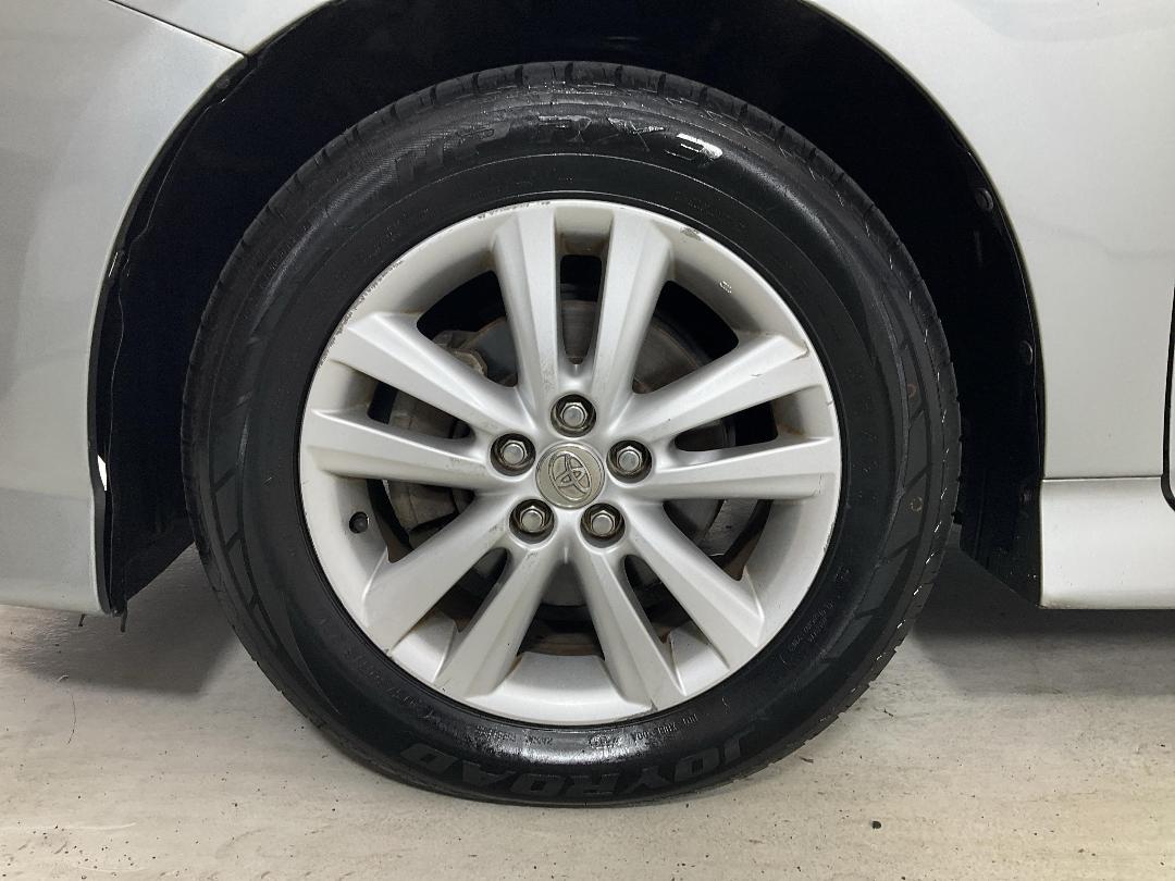 Photo '10' of Toyota Wish