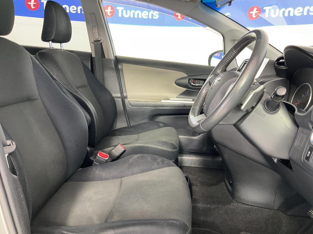 Photo '16' of Toyota Wish