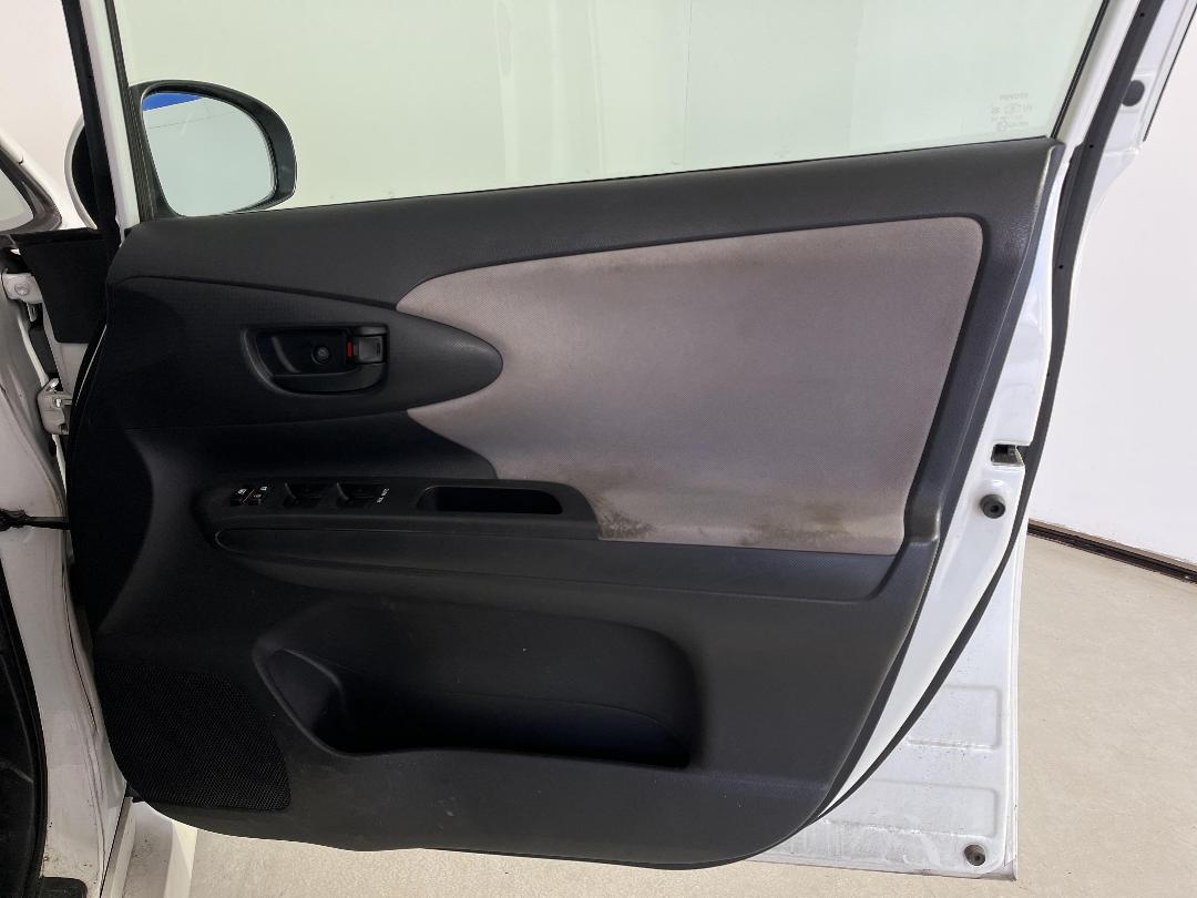 Photo '15' of Toyota Wish