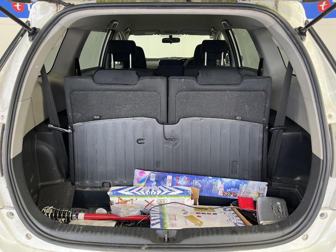 Photo '14' of Toyota Wish