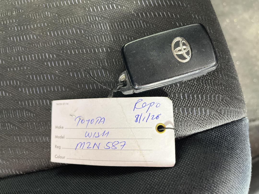 Photo '22' of Toyota Wish