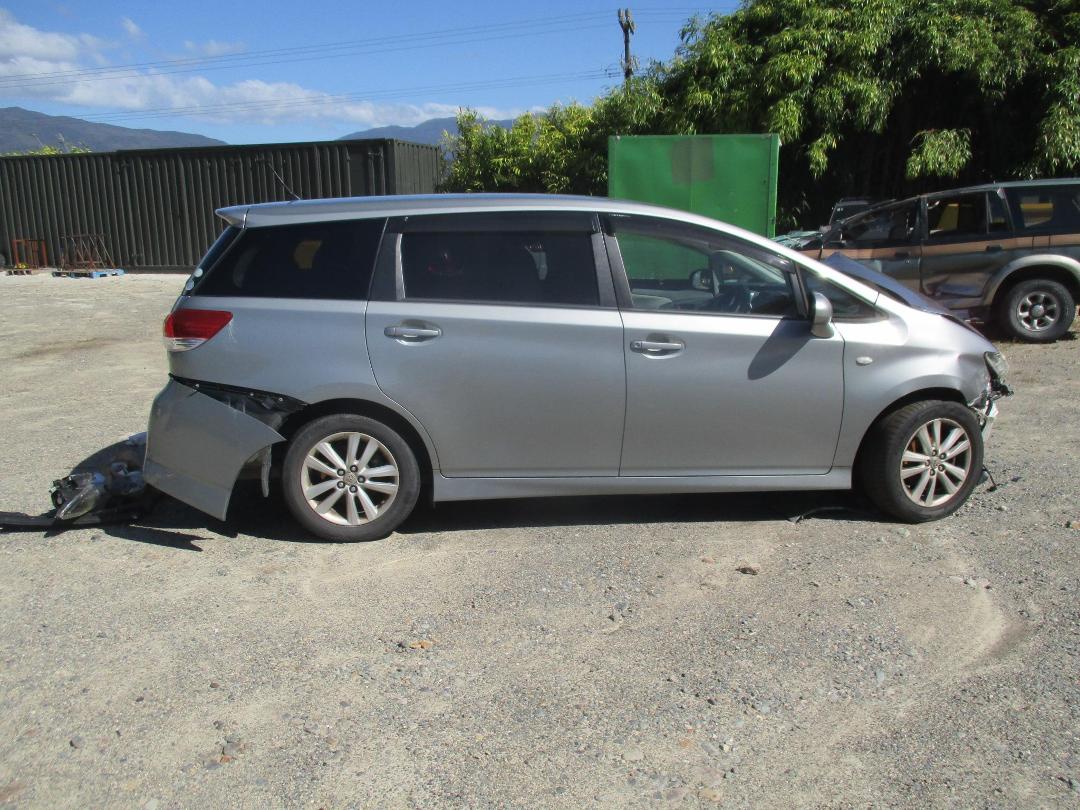Photo '5' of Toyota Wish Photo '5' of Toyota Wish