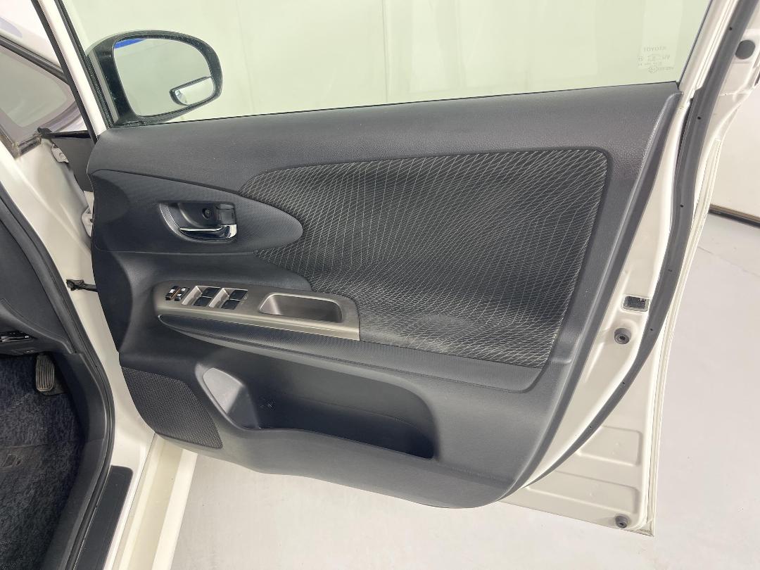 Photo '15' of Toyota Wish