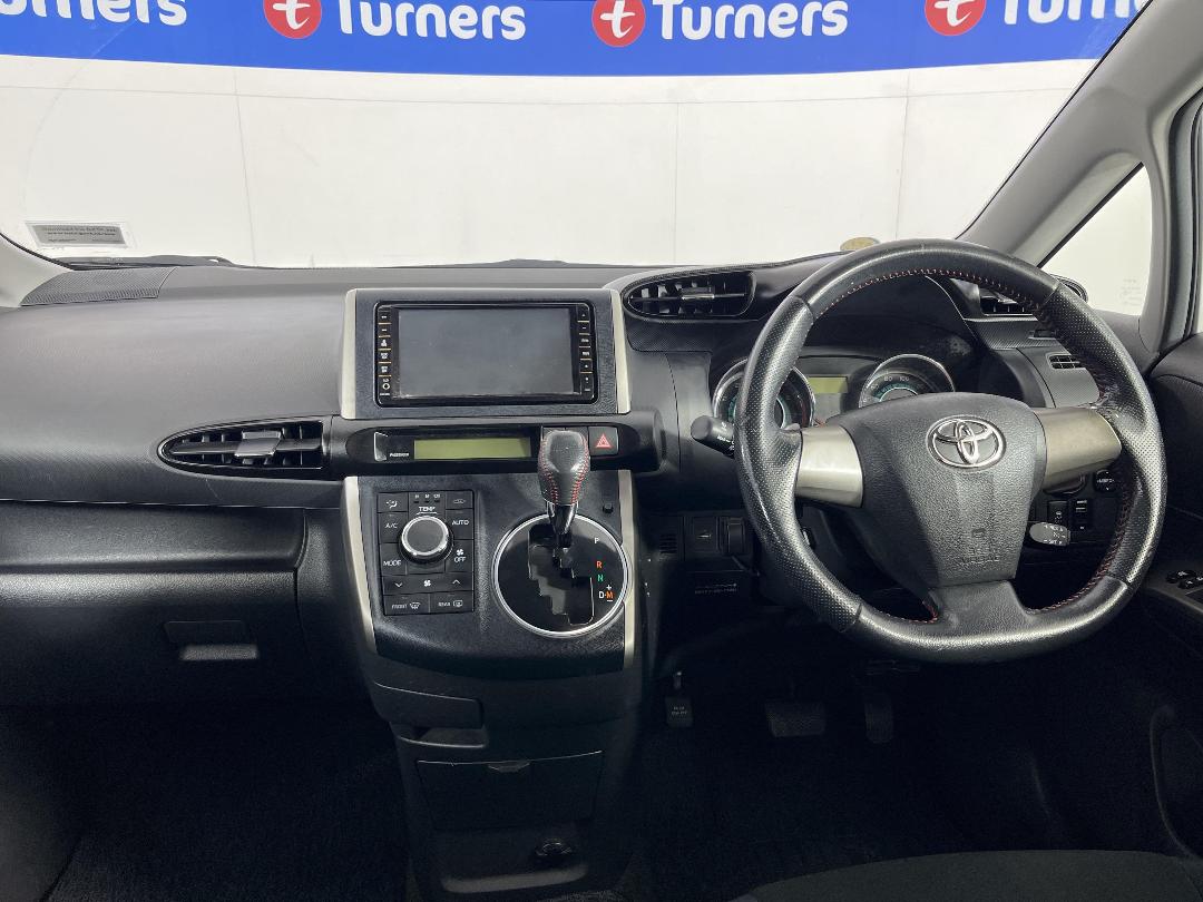 Photo '17' of Toyota Wish