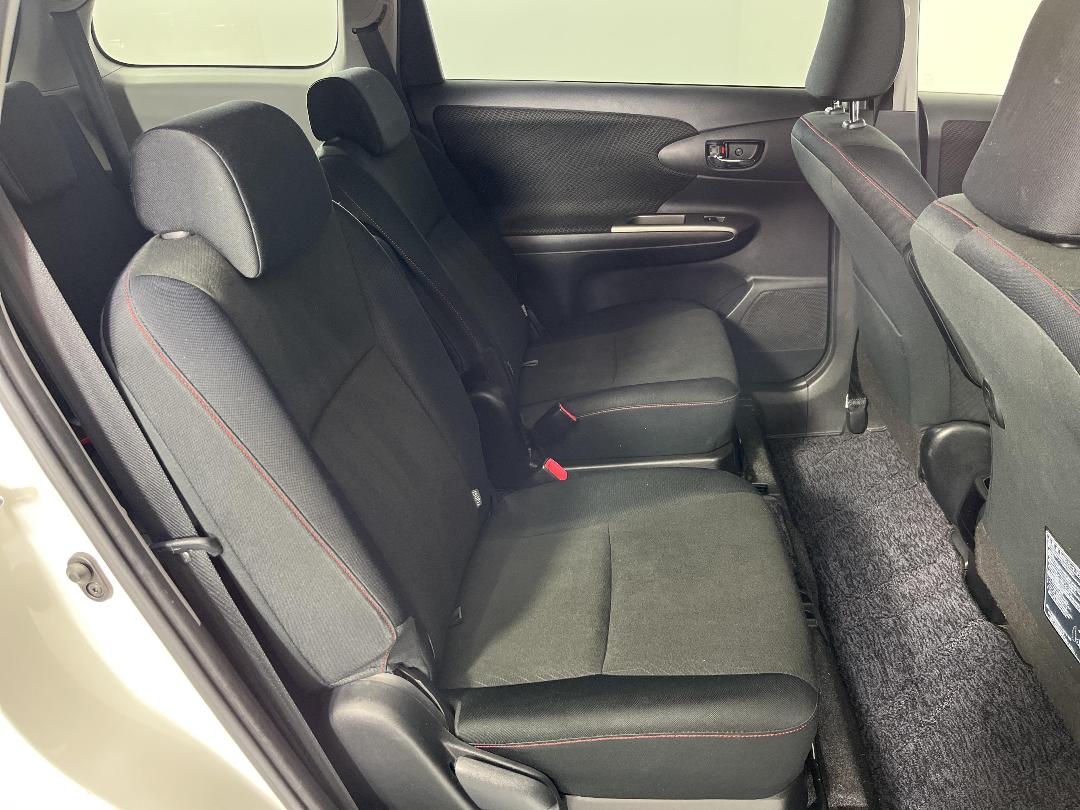 Photo '20' of Toyota Wish