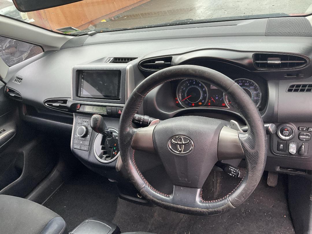 Photo '12' of Toyota Wish Photo '12' of Toyota Wish