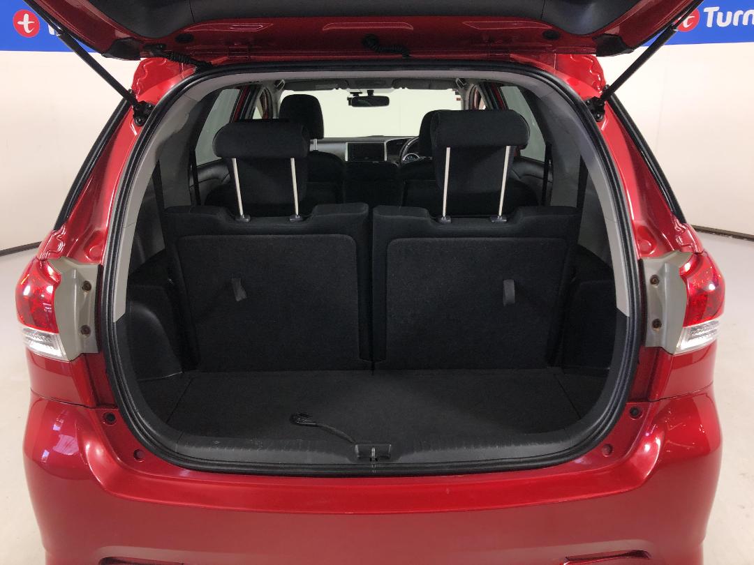 Photo '14' of Toyota Wish Photo '14' of Toyota Wish