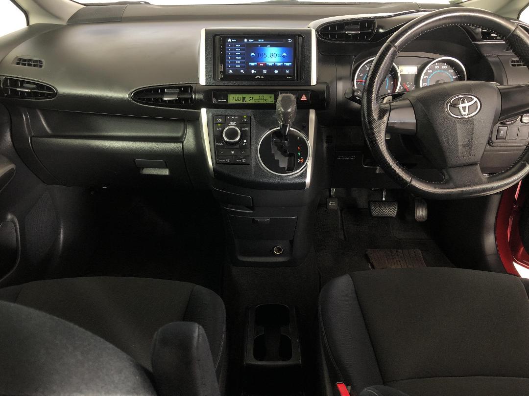 Photo '17' of Toyota Wish Photo '17' of Toyota Wish