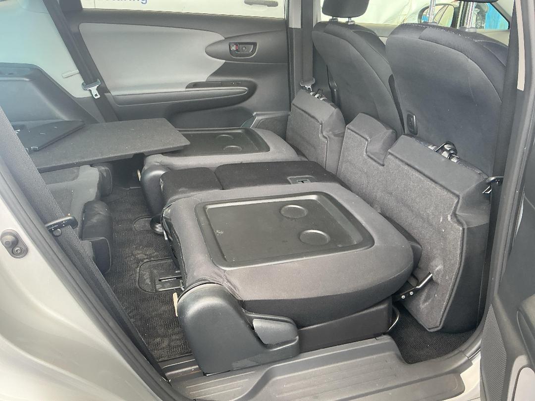 Photo '18' of Toyota Wish