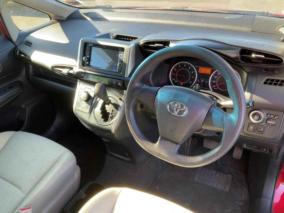 Photo '11' of Toyota Wish