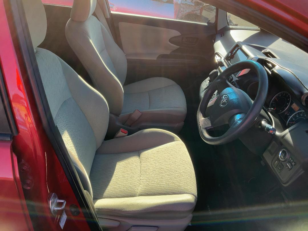 Photo '12' of Toyota Wish