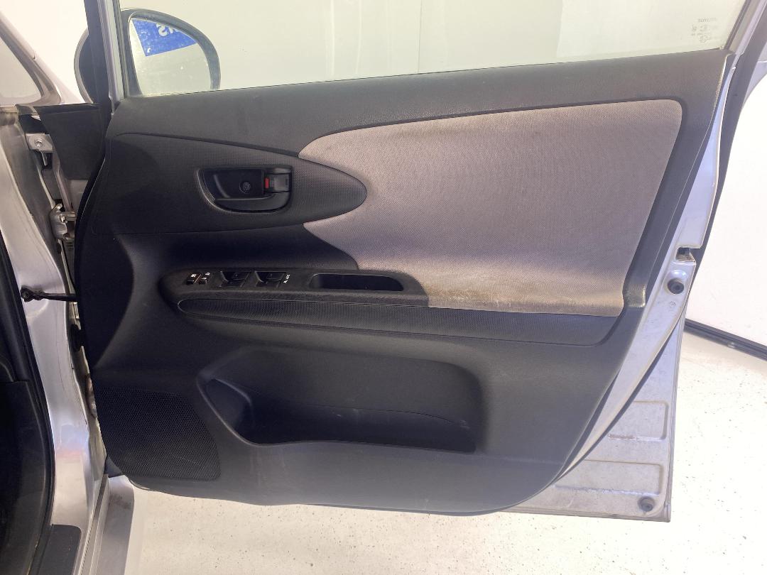 Photo '15' of Toyota Wish Photo '15' of Toyota Wish