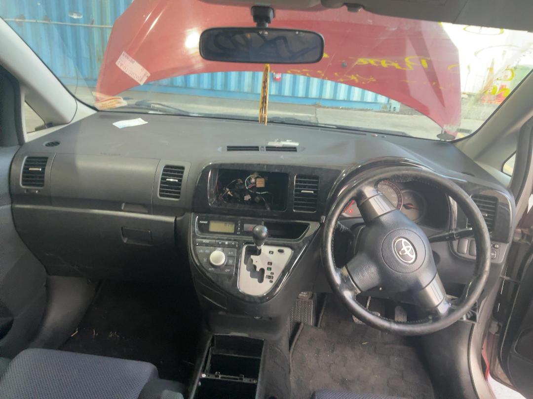 Photo '24' of Toyota Wish