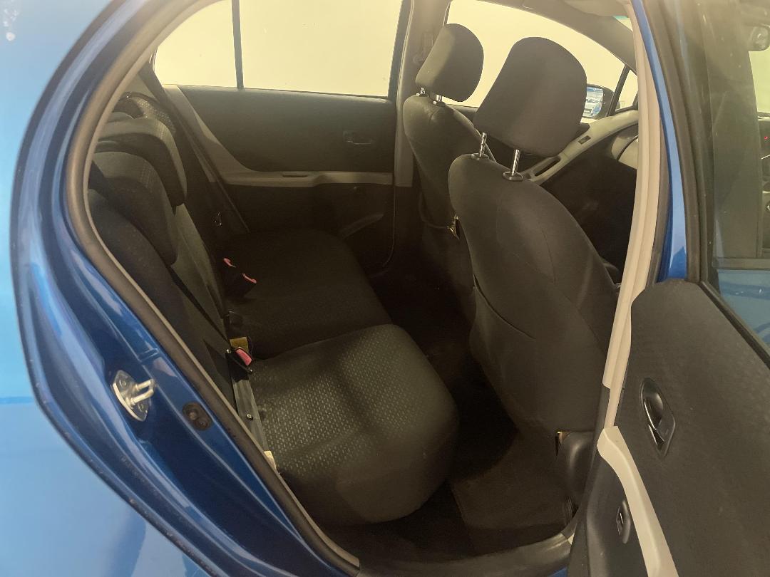 Photo '20' of Toyota Yaris Photo '20' of Toyota Yaris