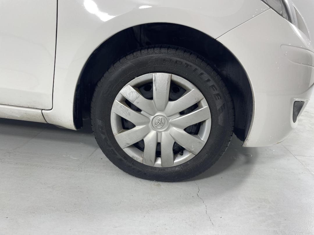 Photo '9' of Toyota Yaris