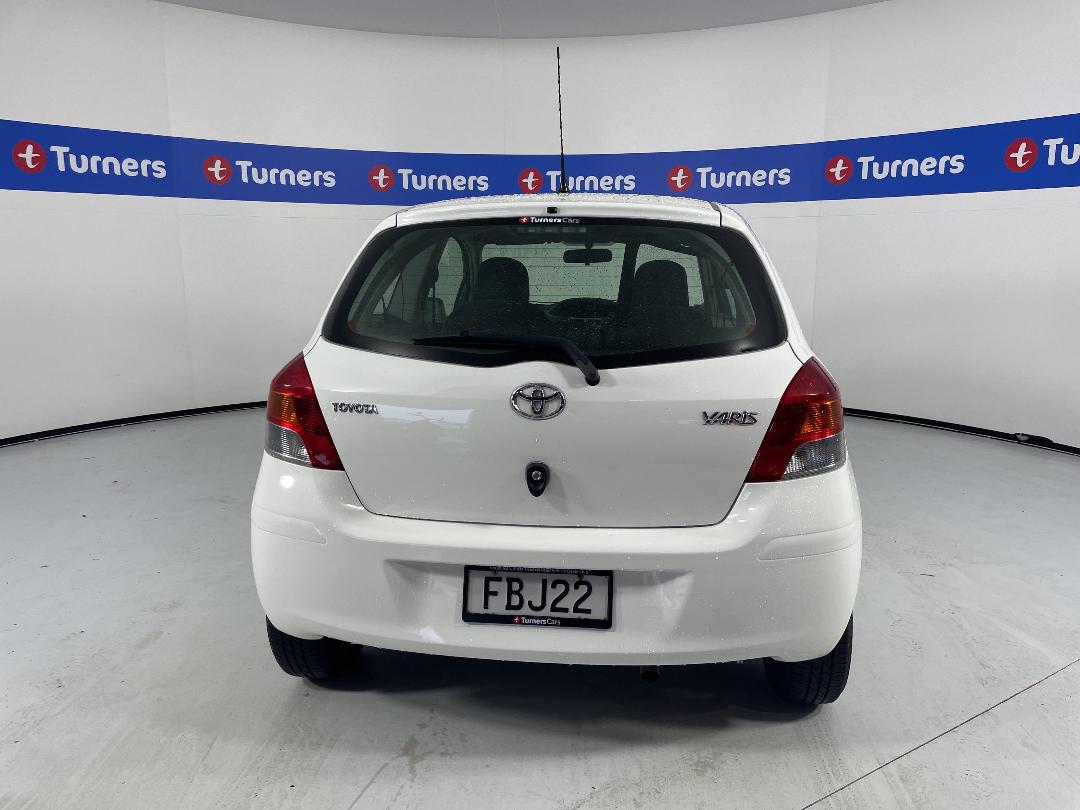 Photo '6' of Toyota Yaris