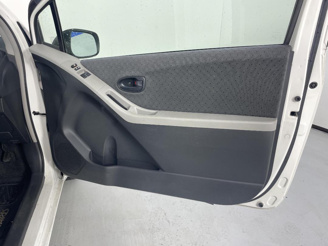 Photo '15' of Toyota Yaris