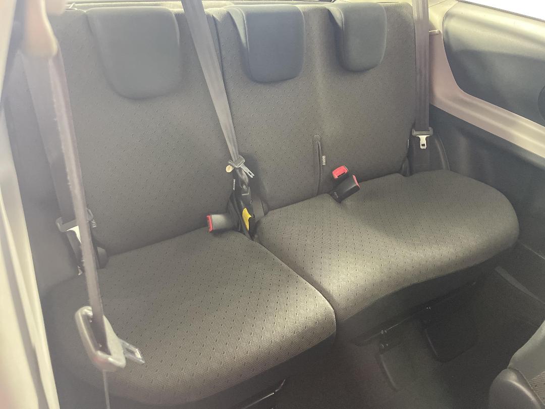 Photo '19' of Toyota Yaris