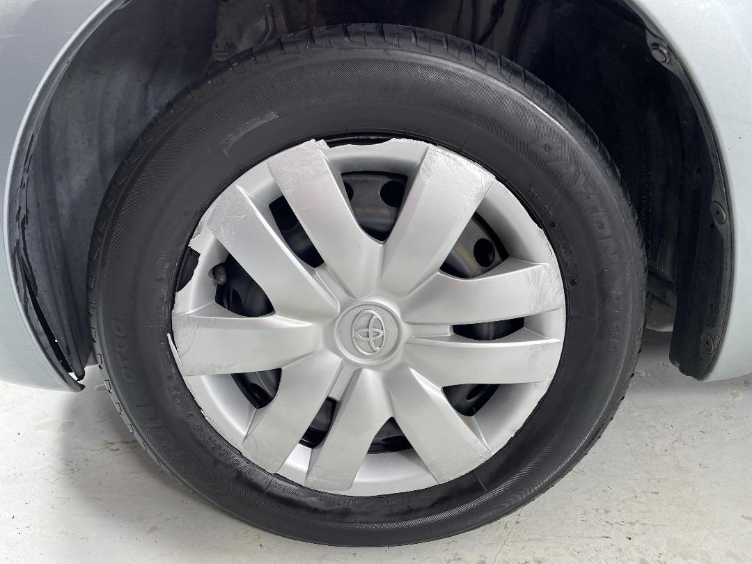 Photo '10' of Toyota Yaris