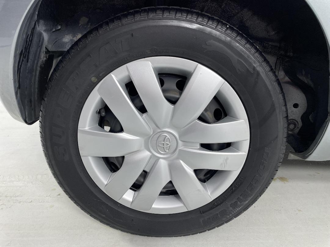 Photo '12' of Toyota Yaris