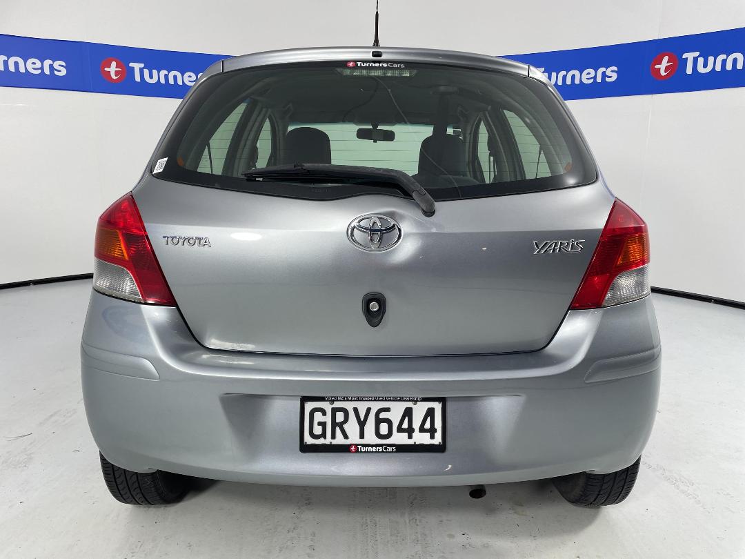 Photo '6' of Toyota Yaris