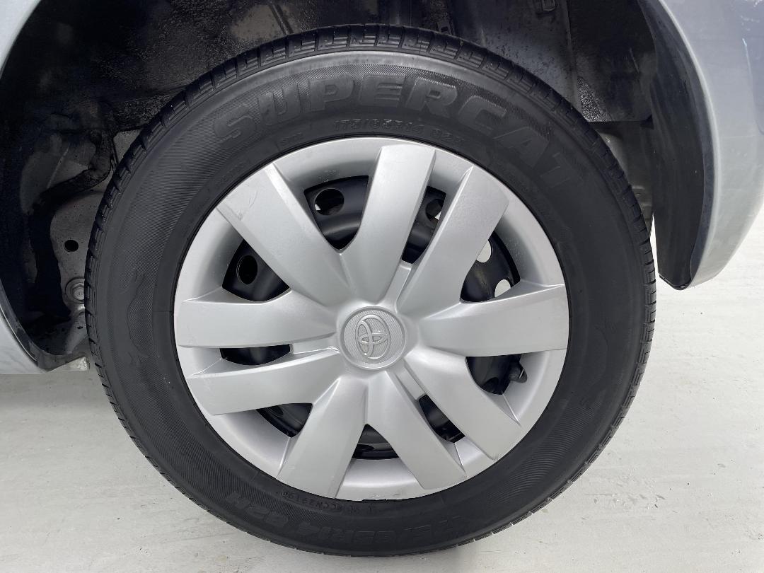 Photo '11' of Toyota Yaris