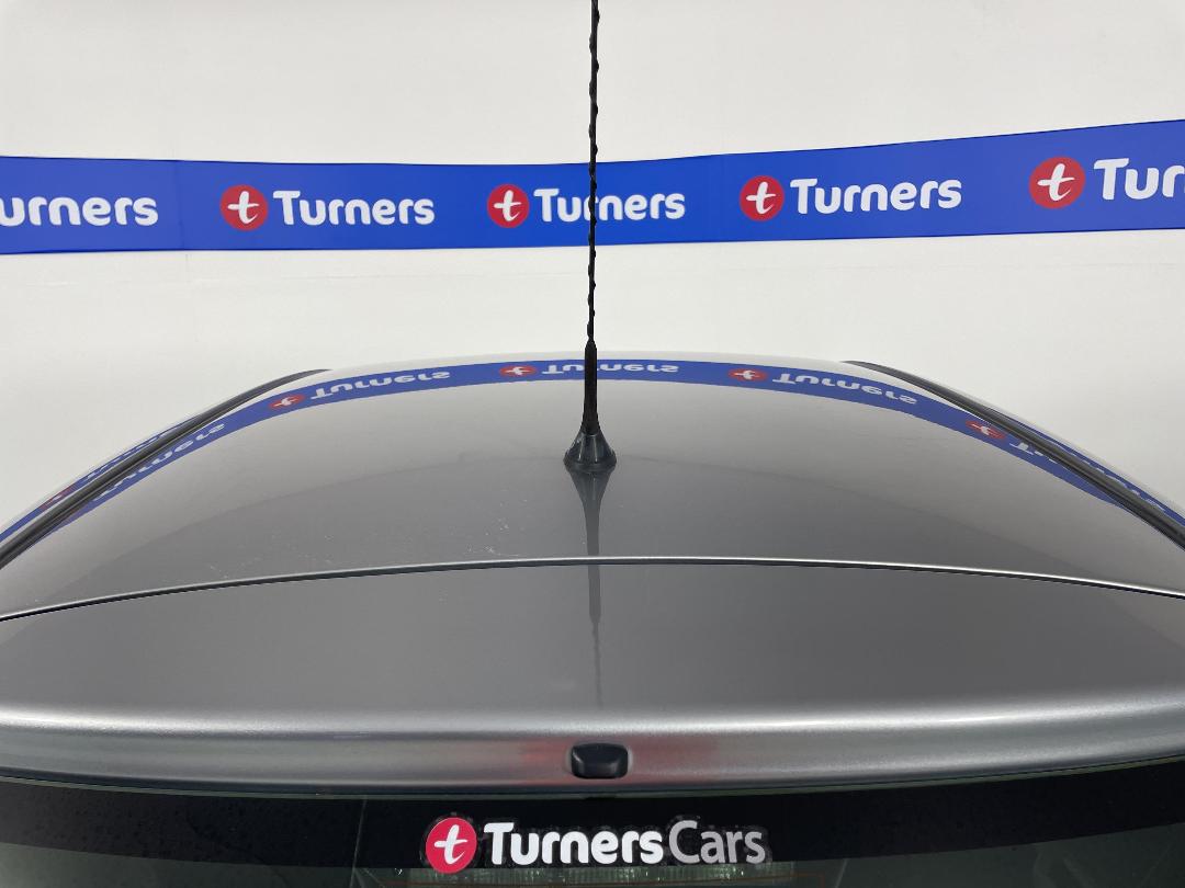 Photo '27' of Toyota Yaris