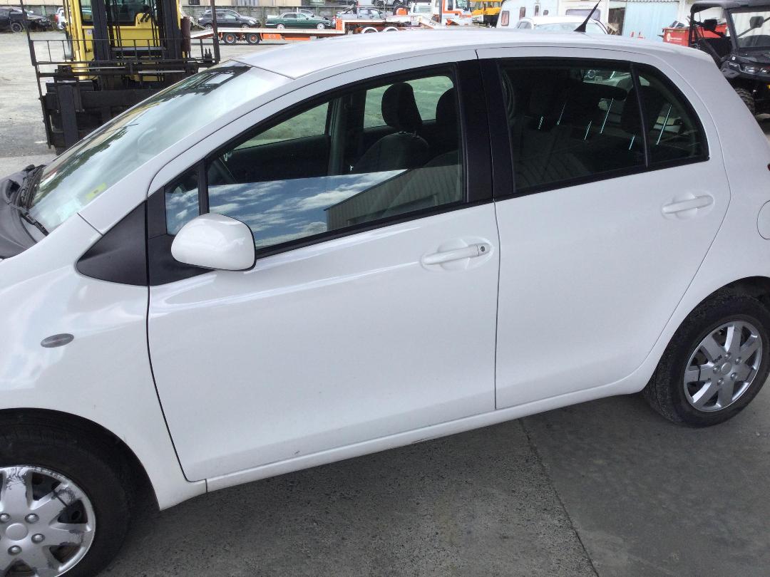 Photo '4' of Toyota Yaris T130 Photo '4' of Toyota Yaris T130