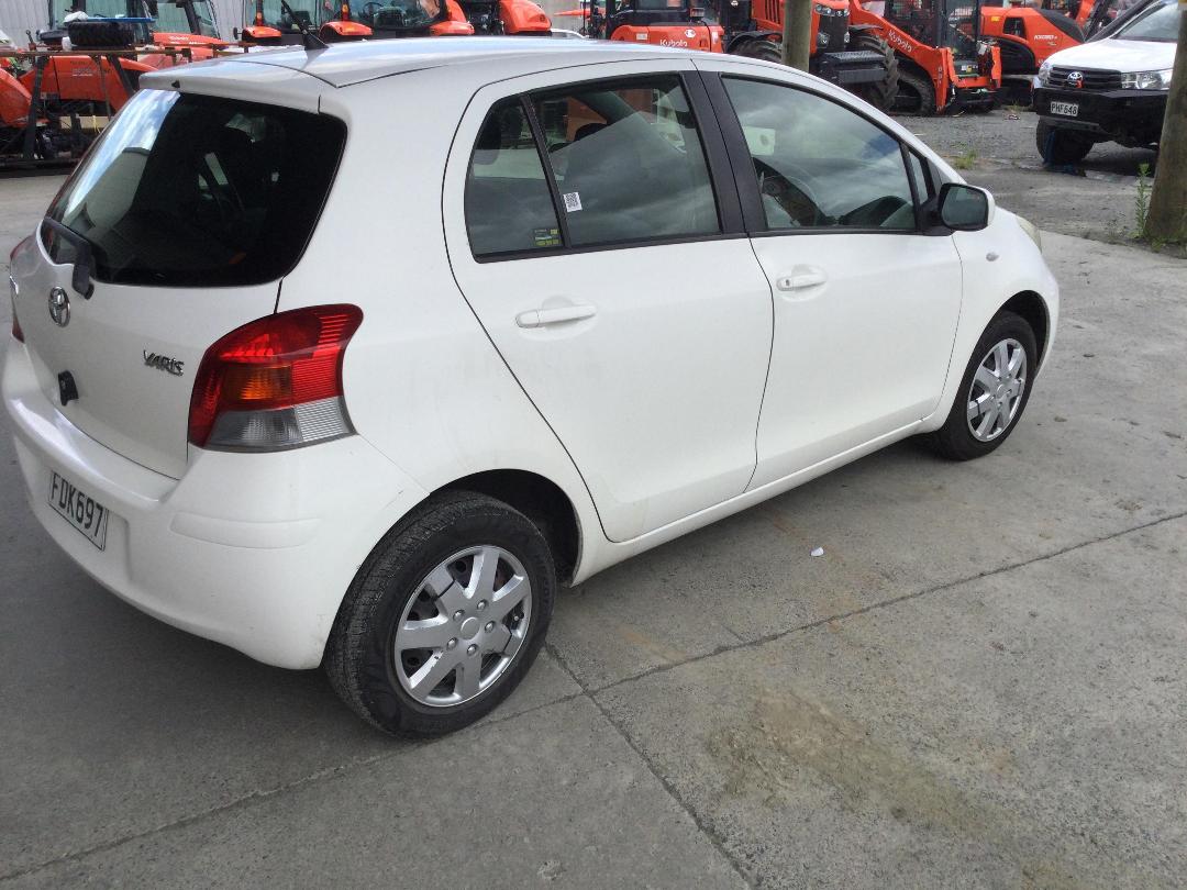 Photo '8' of Toyota Yaris T130 Photo '8' of Toyota Yaris T130