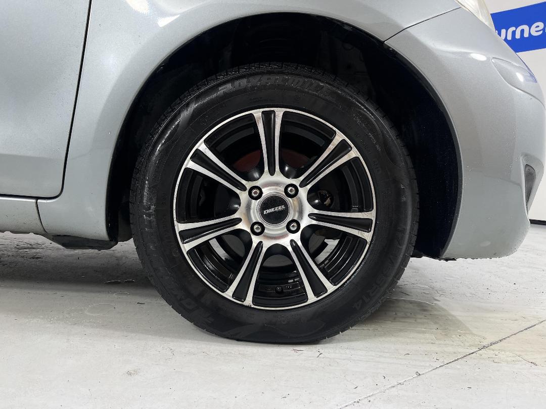 Photo '9' of Toyota Yaris Photo '9' of Toyota Yaris