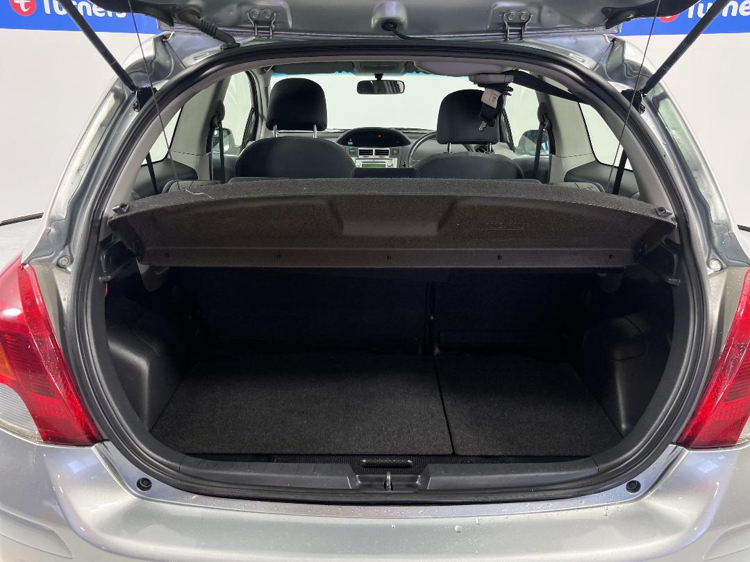 Photo '14' of Toyota Yaris Photo '14' of Toyota Yaris