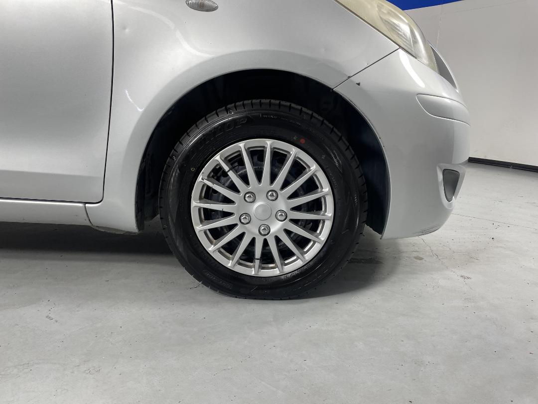 Photo '9' of Toyota Yaris