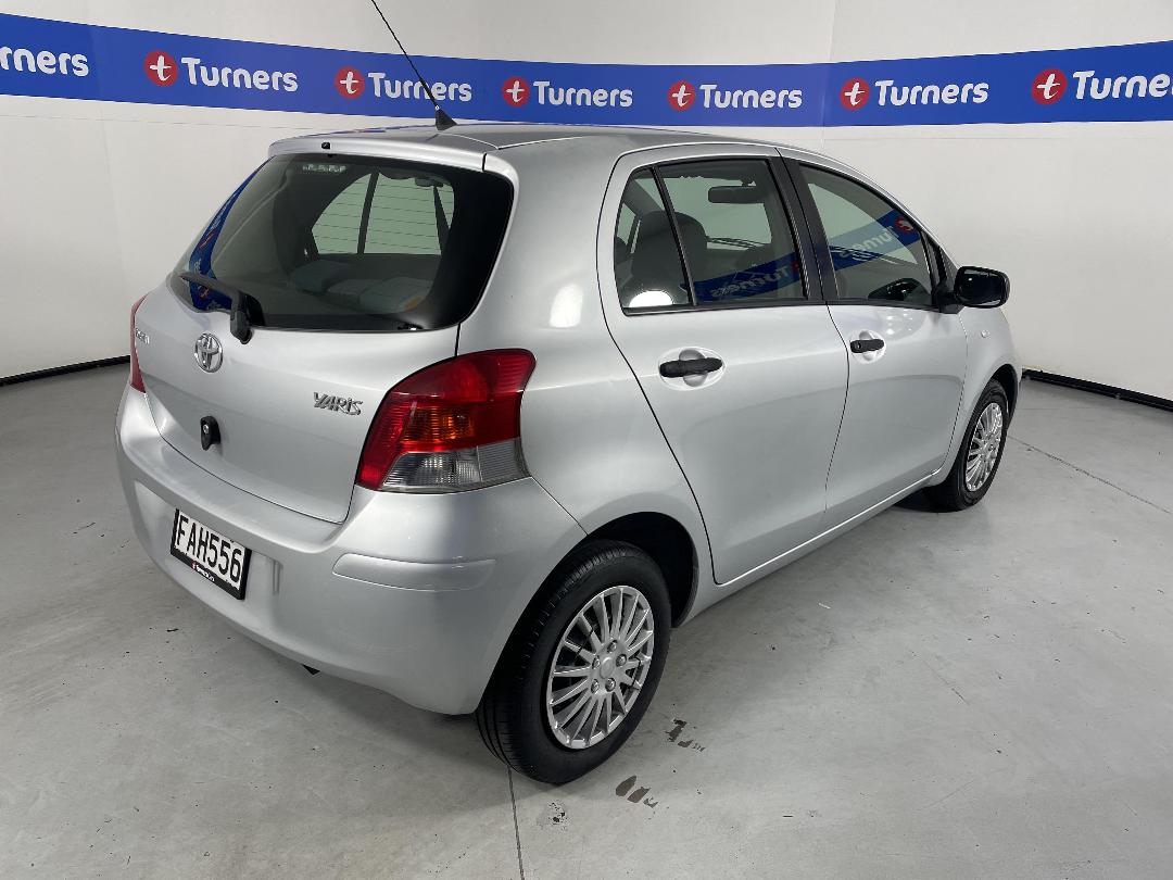 Photo '7' of Toyota Yaris