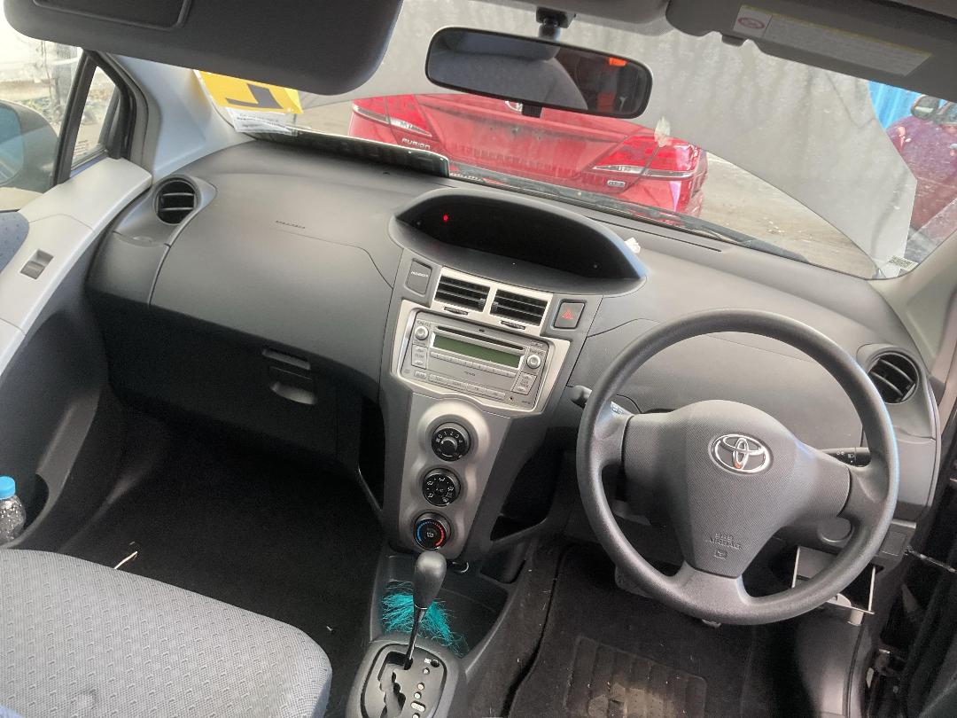 Photo '22' of Toyota Yaris T130