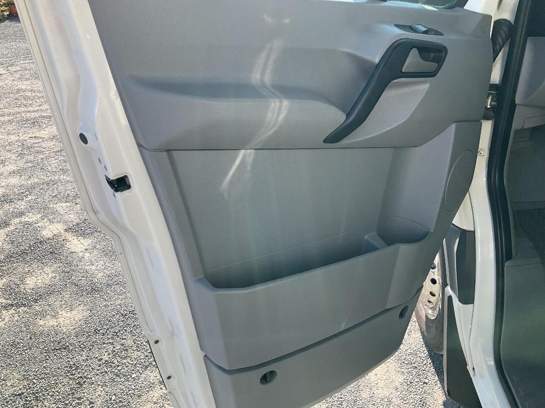 Photo '15' of Volkswagen Crafter TDI Motorhome Photo '15' of Volkswagen Crafter TDI Motorhome